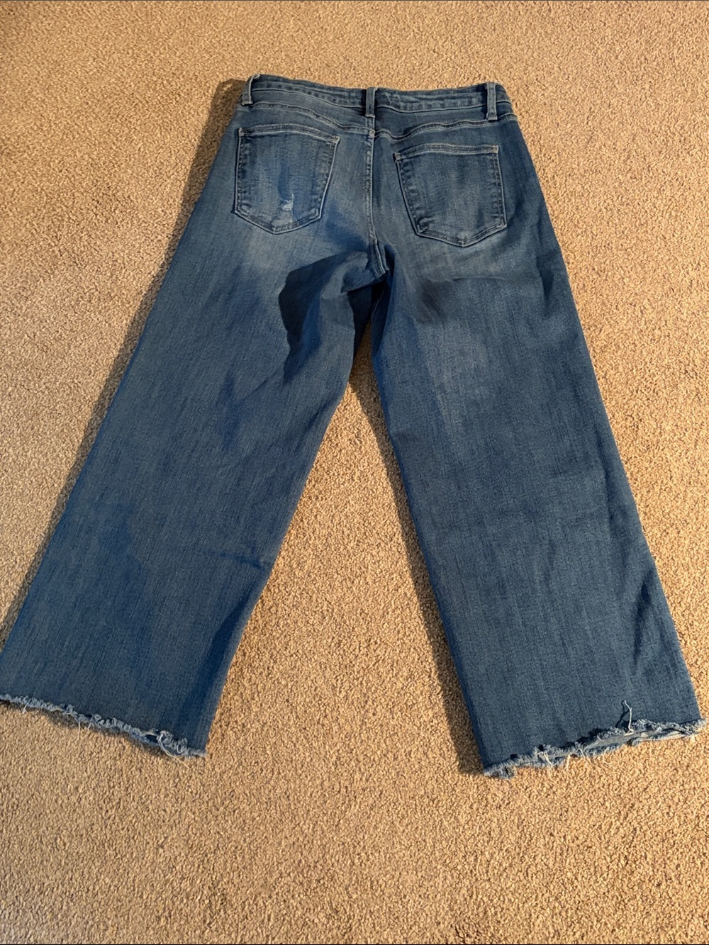 Women’s Classic Cropped Jeans - Picture 4 of 4